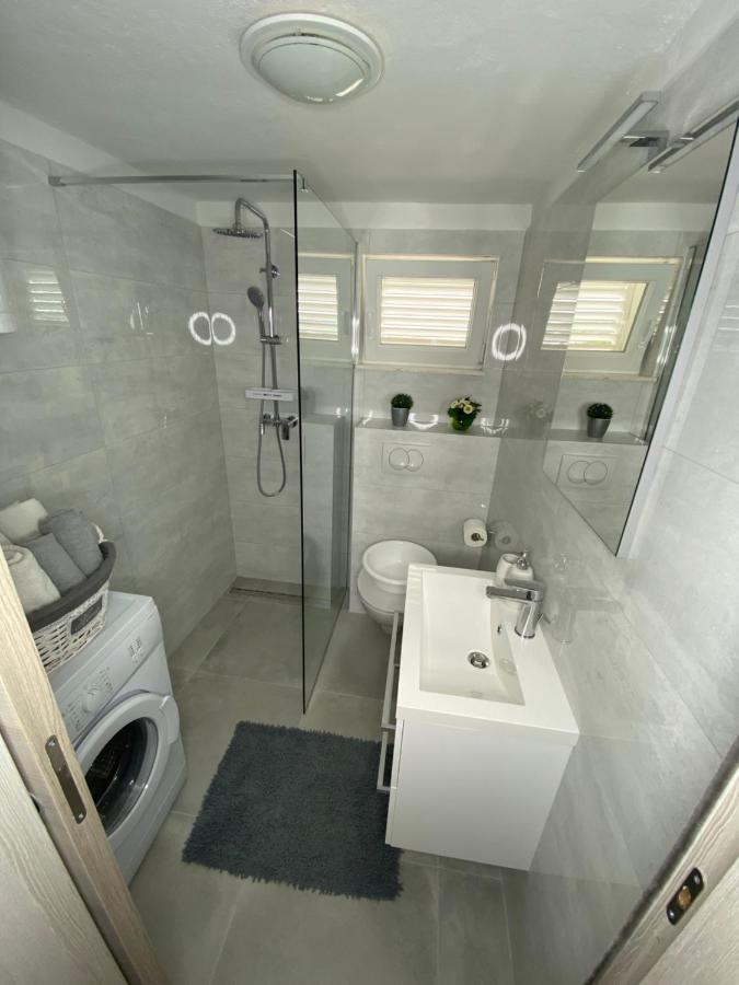 Apartment Carmen Trogir Eksteriør billede