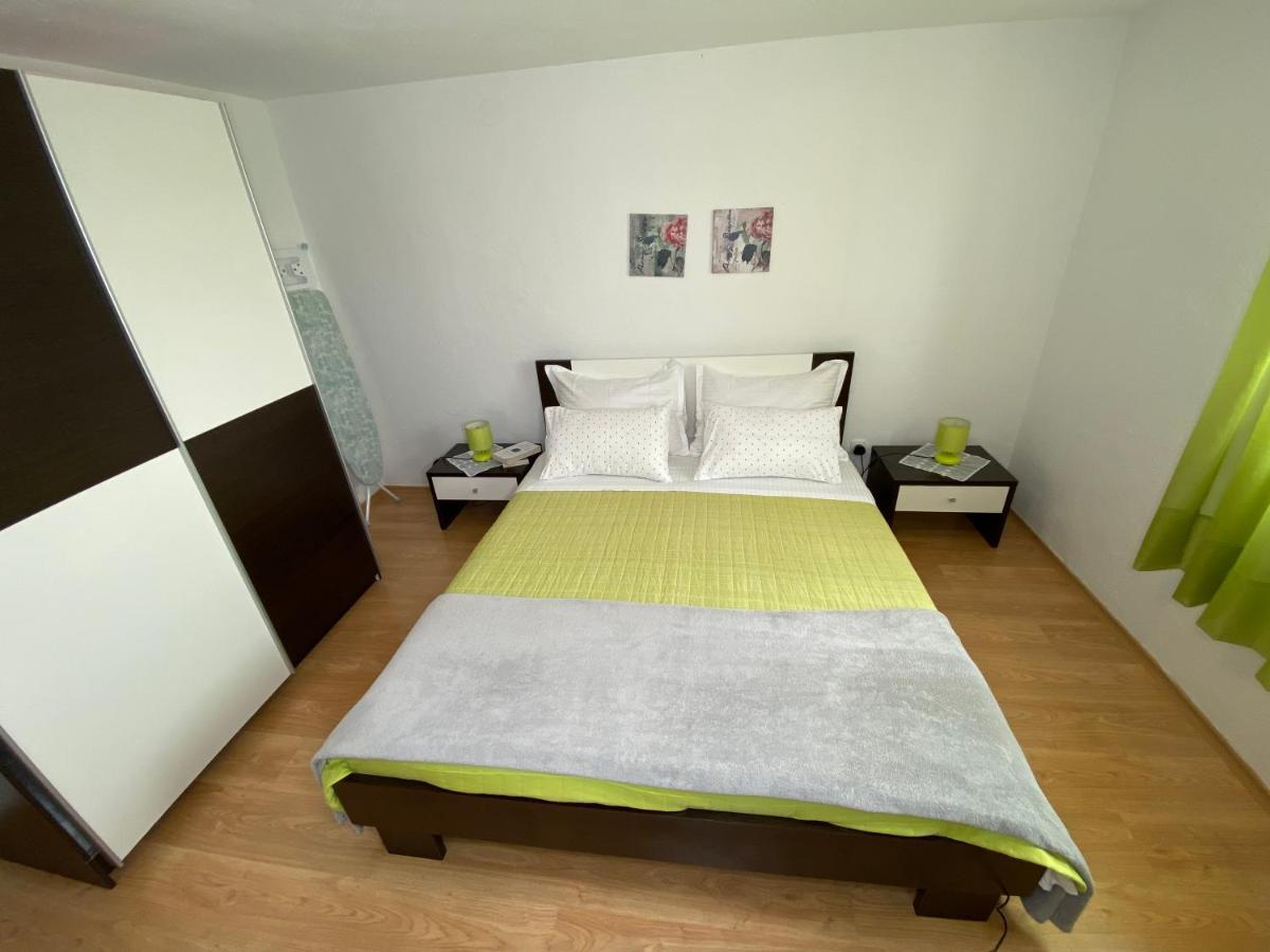 Apartment Carmen Trogir Eksteriør billede