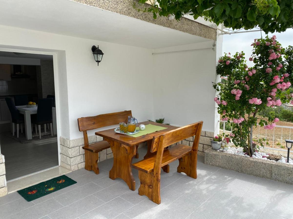 Apartment Carmen Trogir Eksteriør billede
