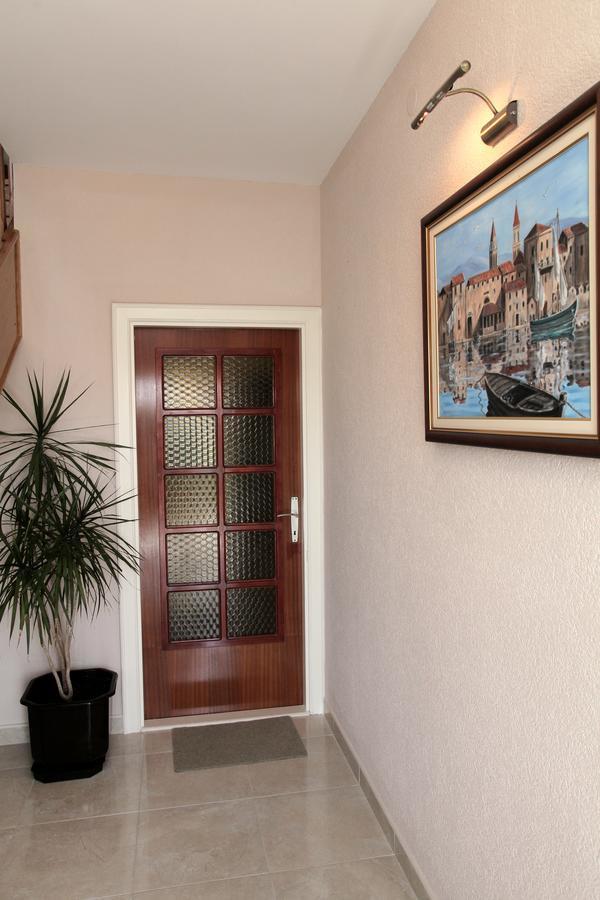 Apartment Carmen Trogir Eksteriør billede
