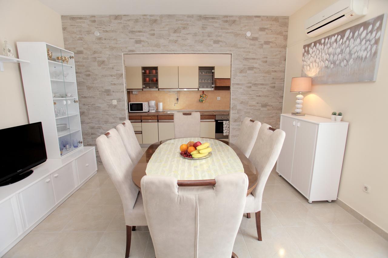 Apartment Carmen Trogir Eksteriør billede
