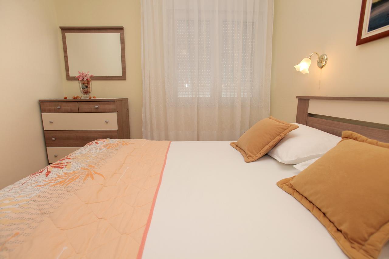 Apartment Carmen Trogir Eksteriør billede