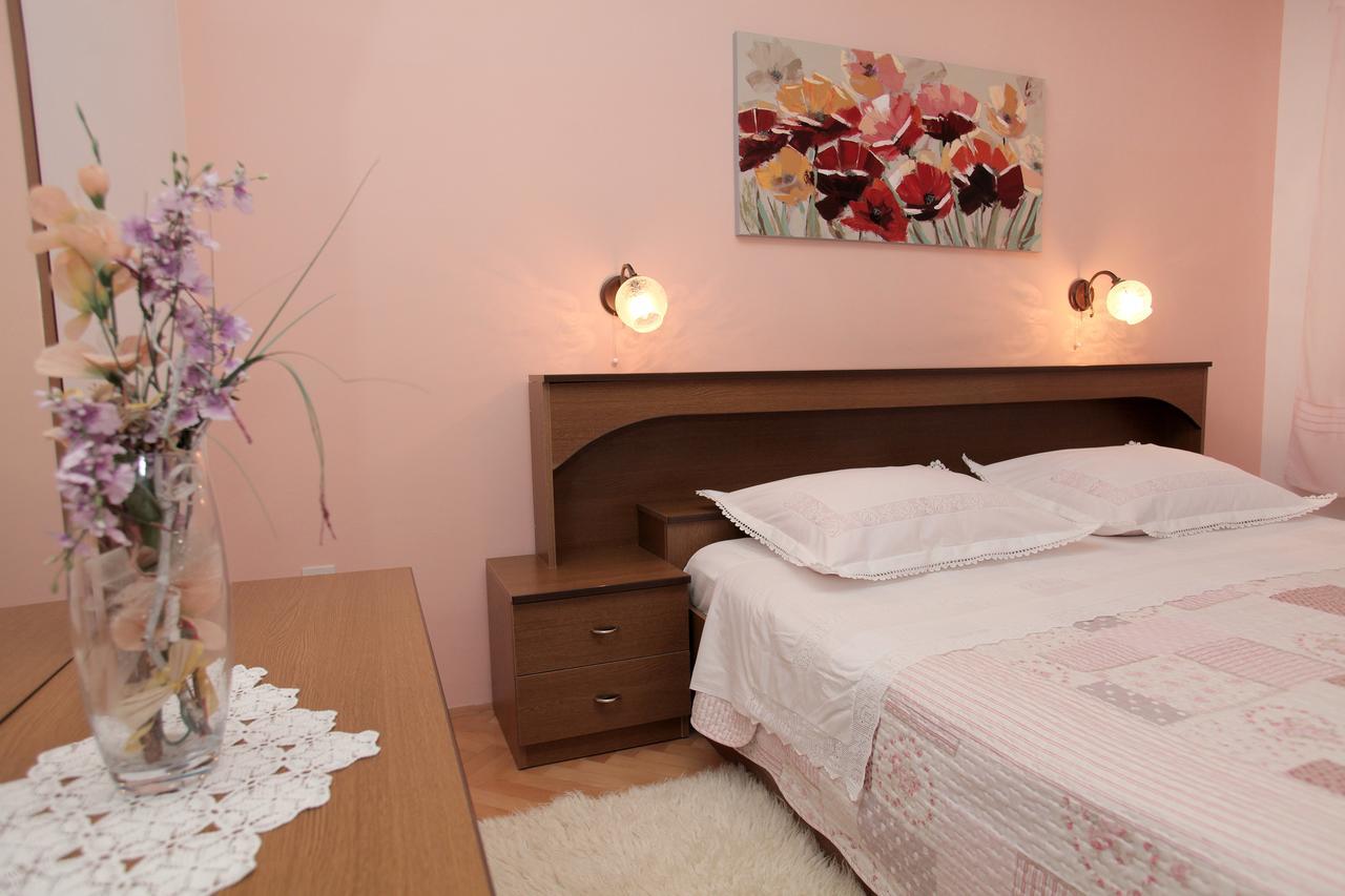Apartment Carmen Trogir Eksteriør billede