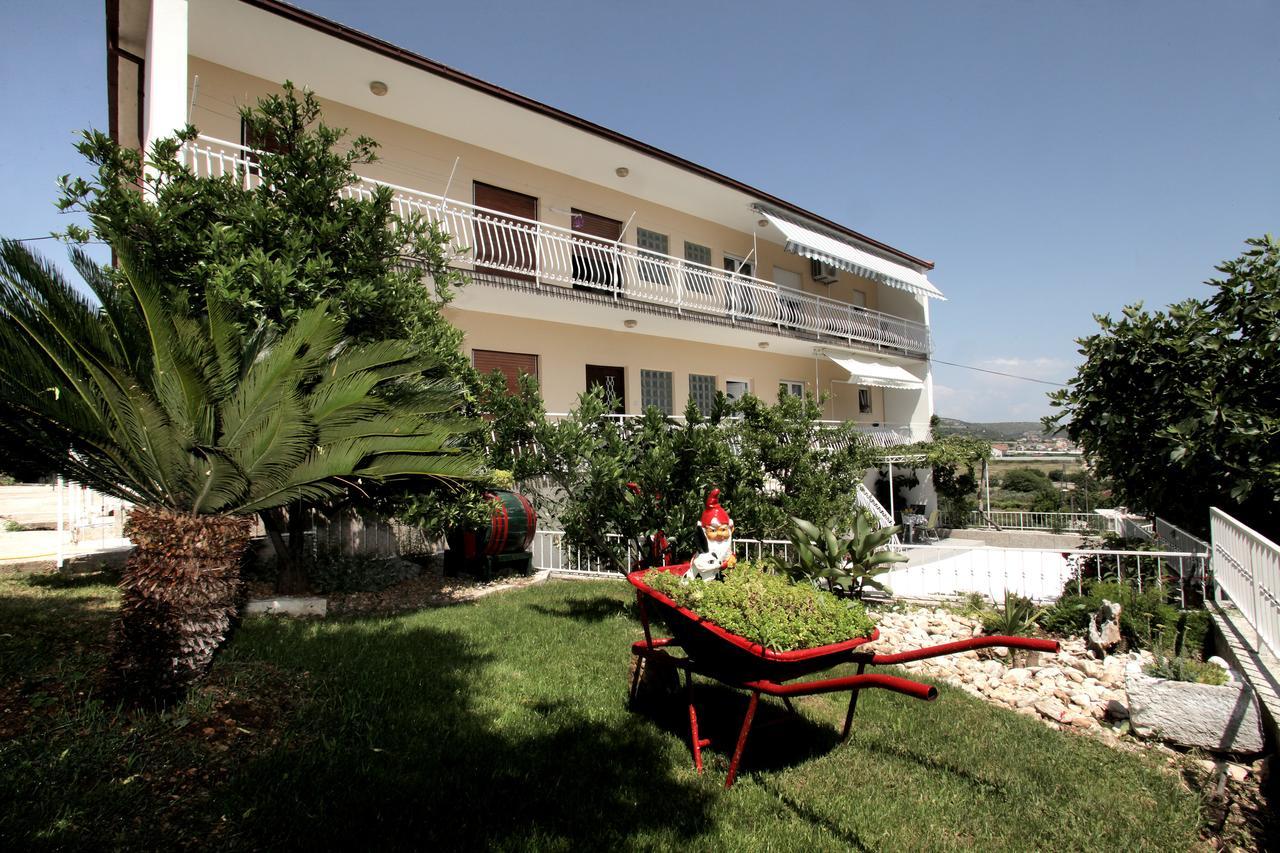 Apartment Carmen Trogir Eksteriør billede