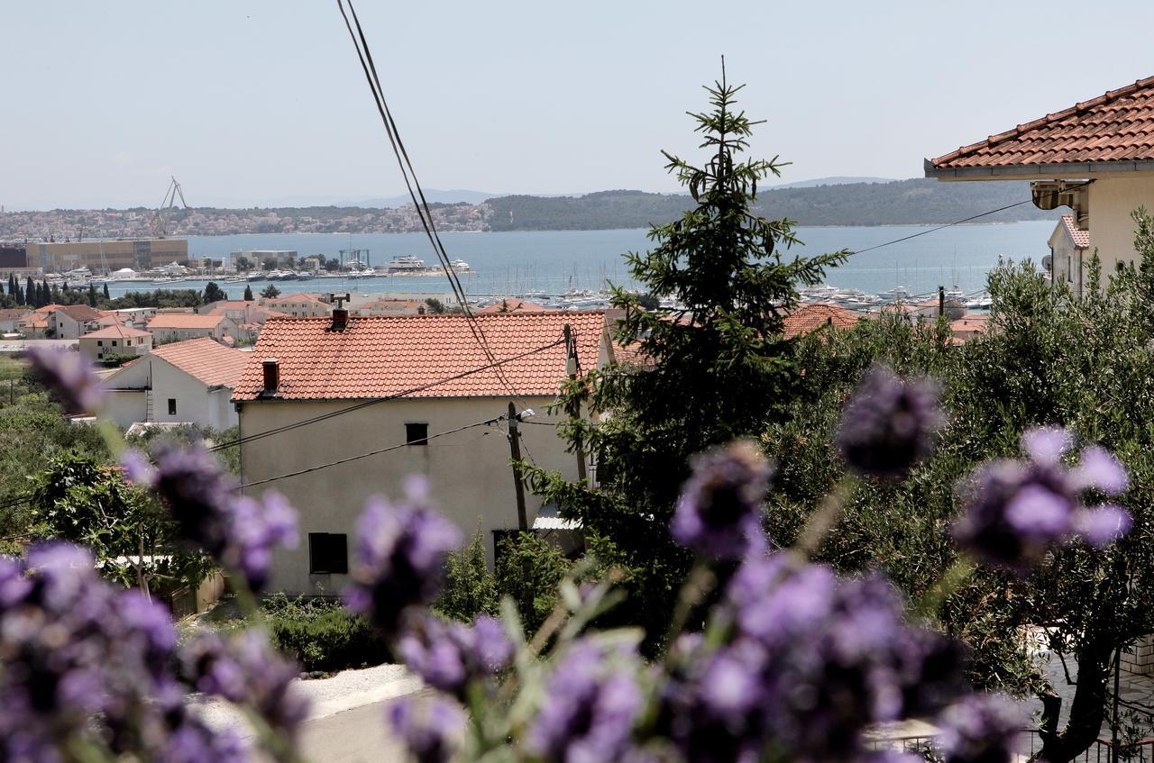 Apartment Carmen Trogir Eksteriør billede